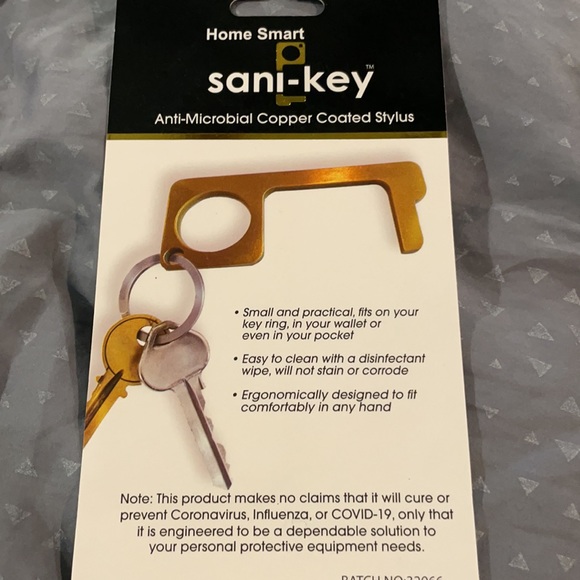Sami-Key - key designed to prevent you from having to touch dirty surfaces - NWT - Picture 3 of 3